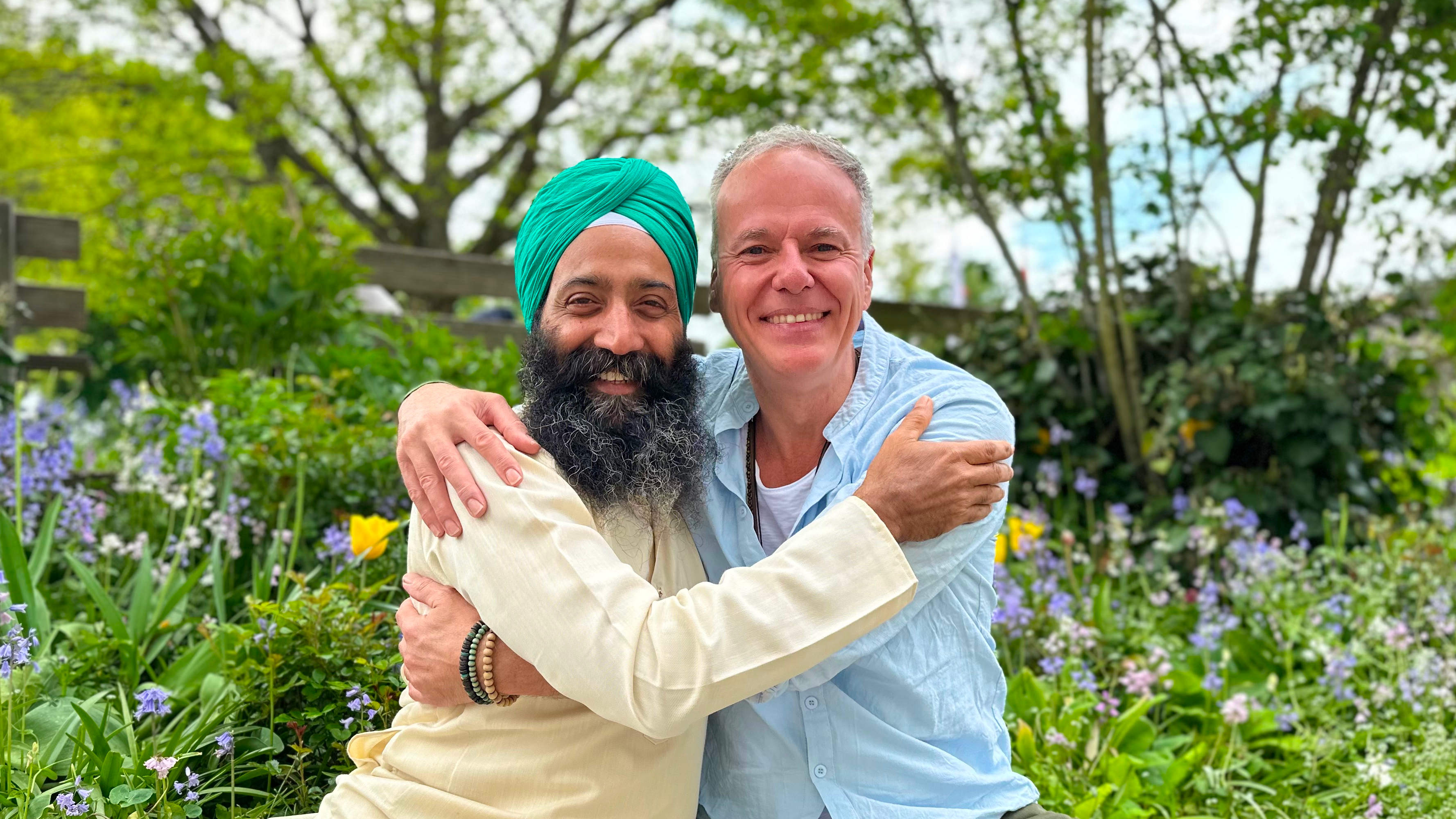 Exploring Your True Essence - A Meditation, Yoga & Kirtan Experience with Punnu Wasu and Stefan Geisse