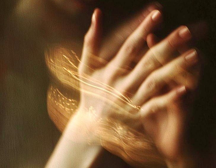 Klang in Bewegung - Eintauchen in kreatives Erforschen von Stimme und Körper