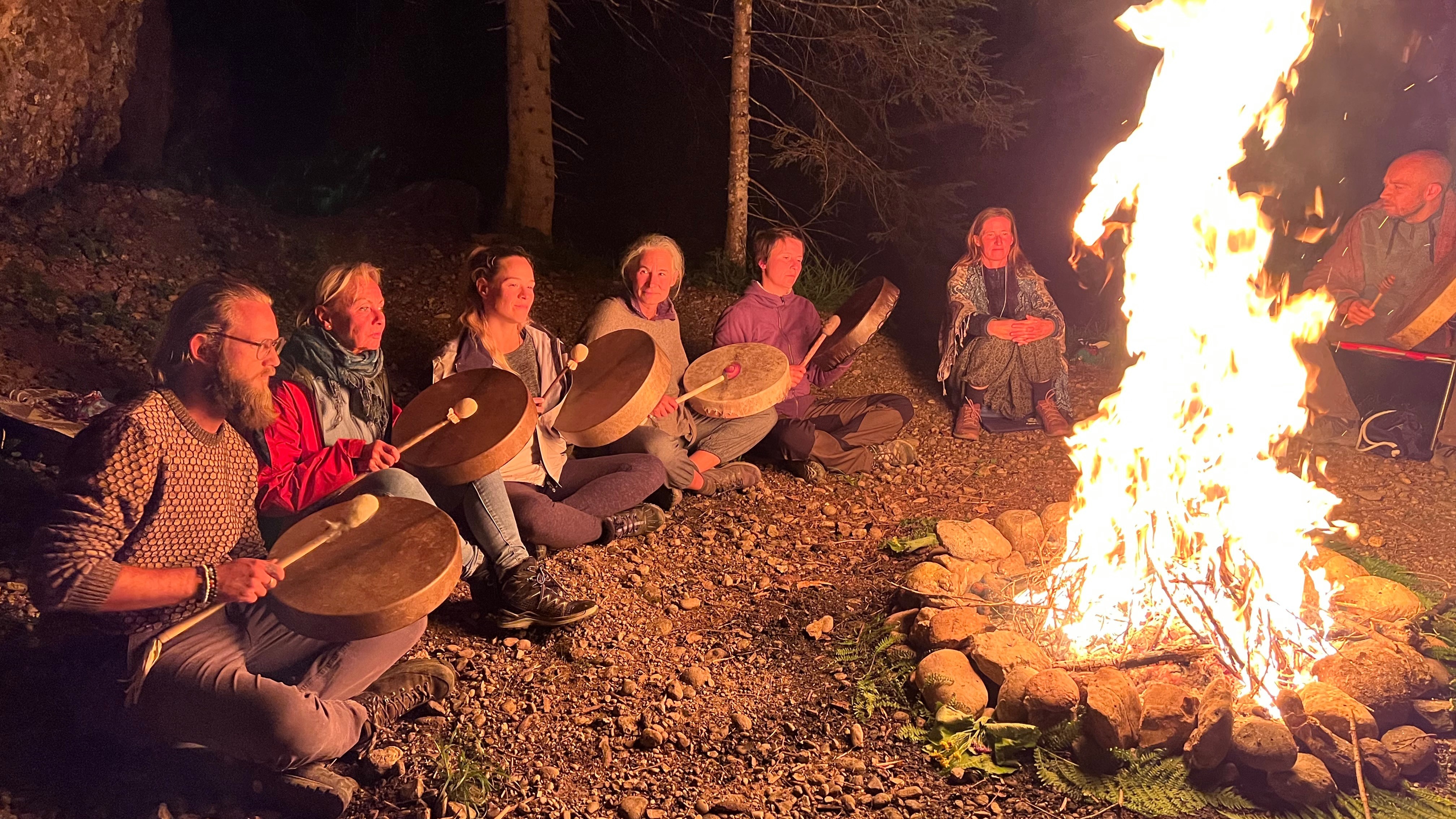 Geistige Helfer und Ahnenarbeit – Schamanische Energie- & Ritualarbeit