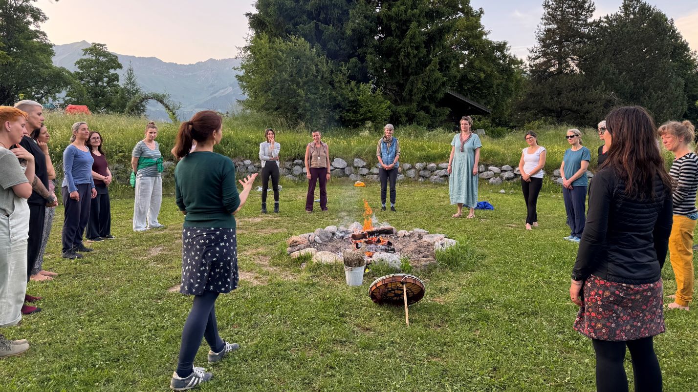 Yoga, rituelles Singen & Natur-Rituale